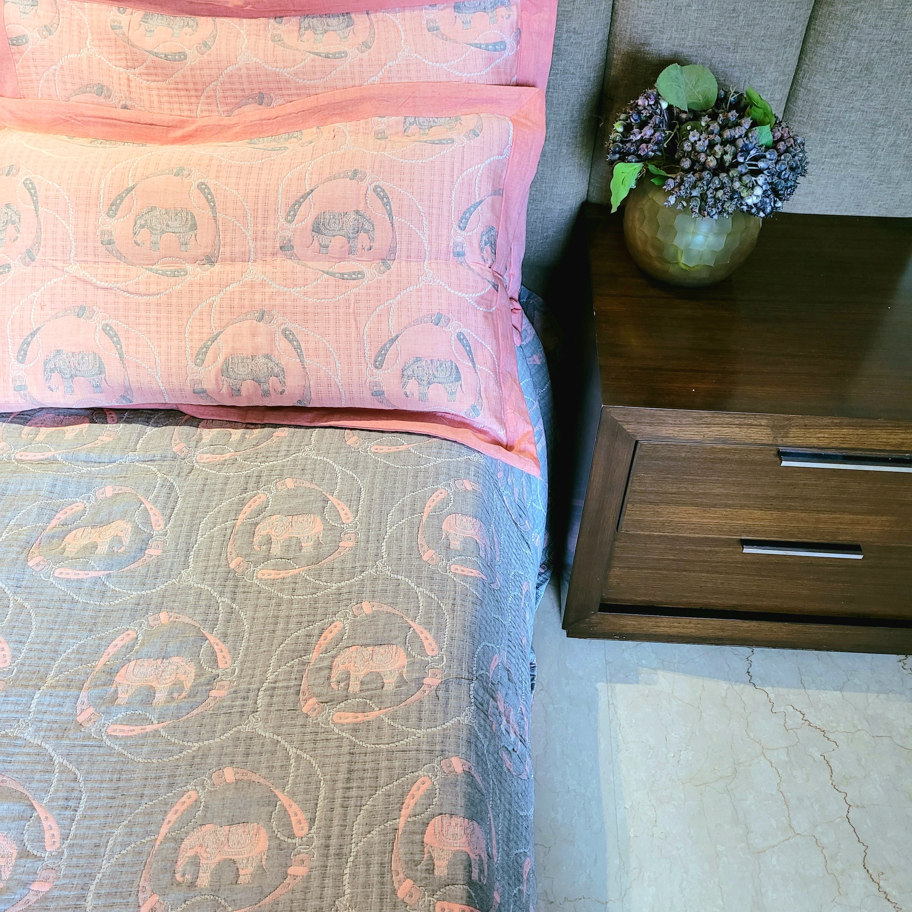 Euphoria king jacquard bedcover