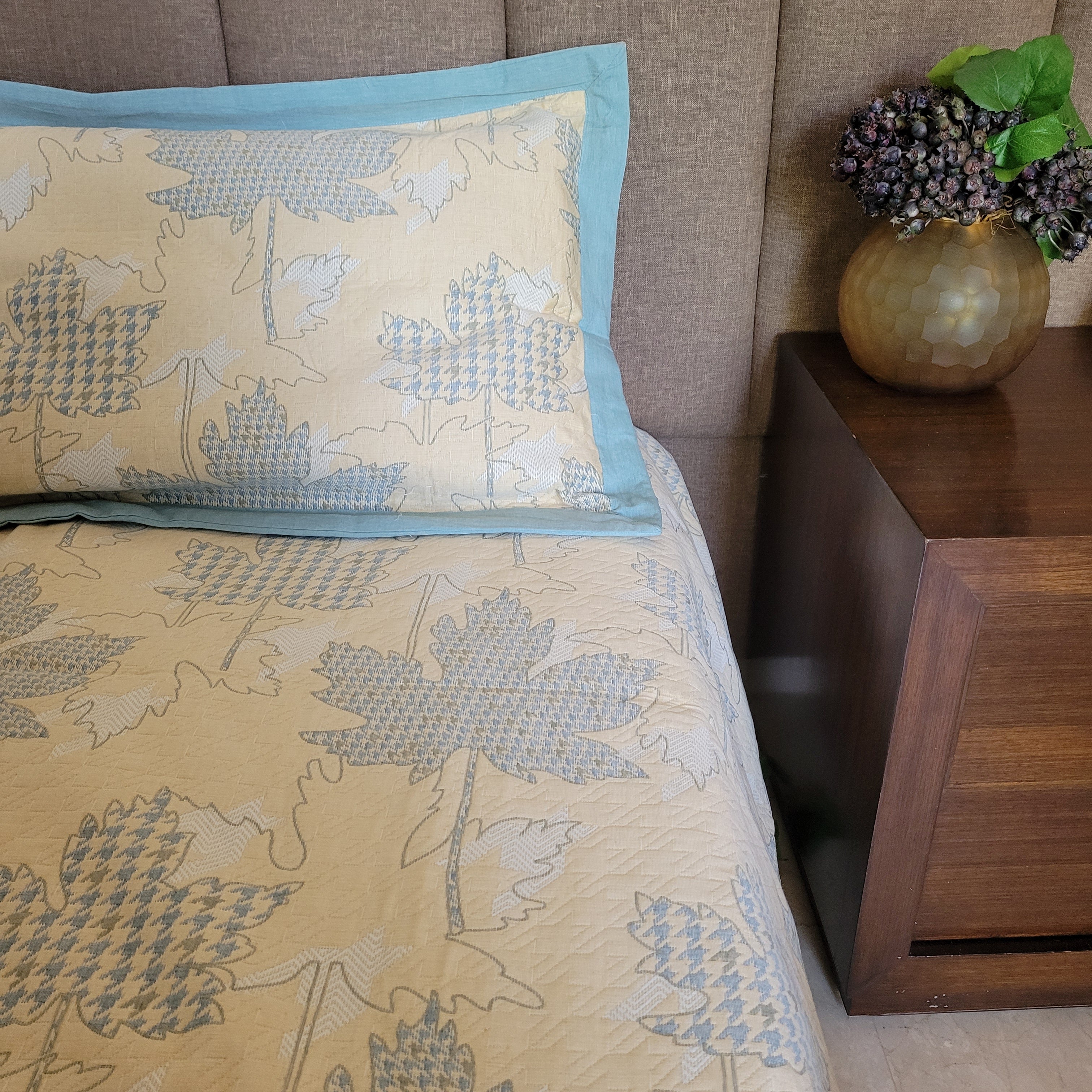 Euphoria king jacquard bedcover