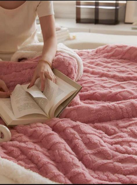 Chevron sherpa blanket with zip