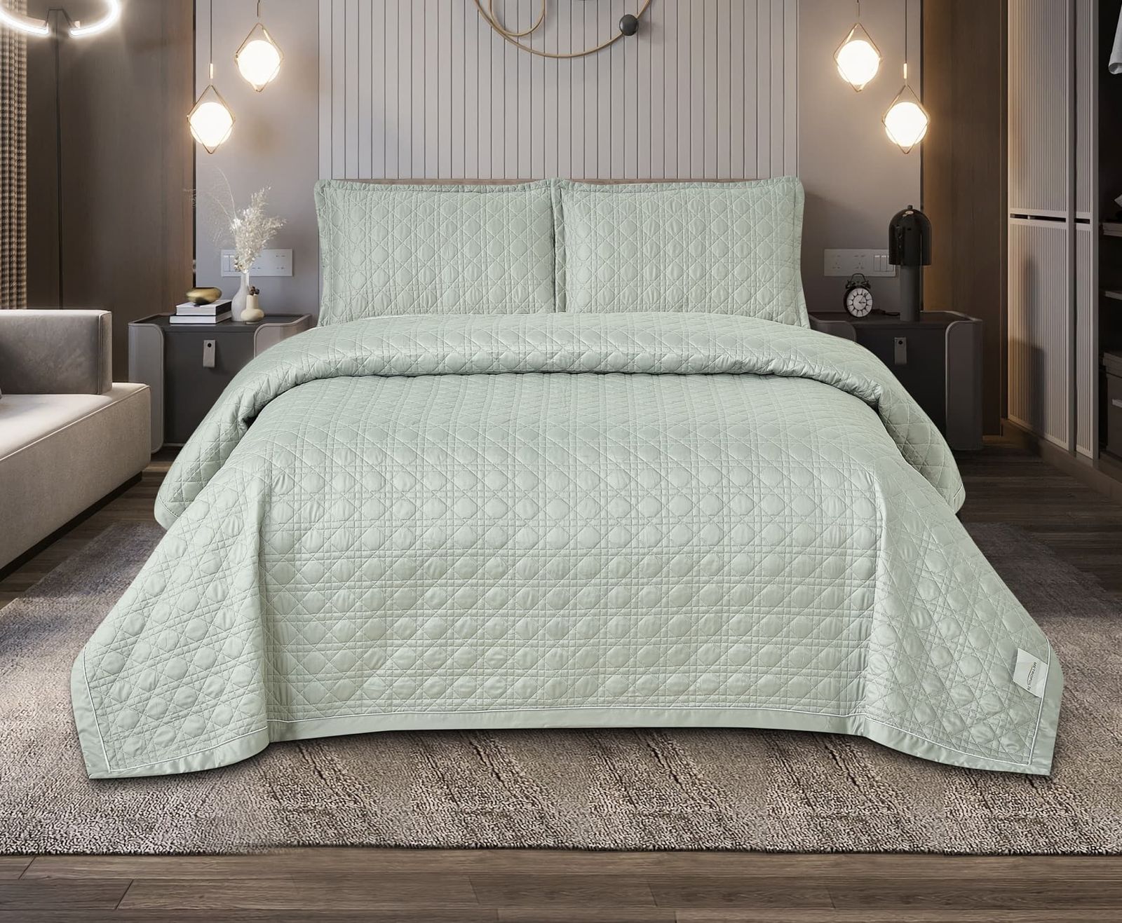 Quilted Bedcover with diamond stitched detailing