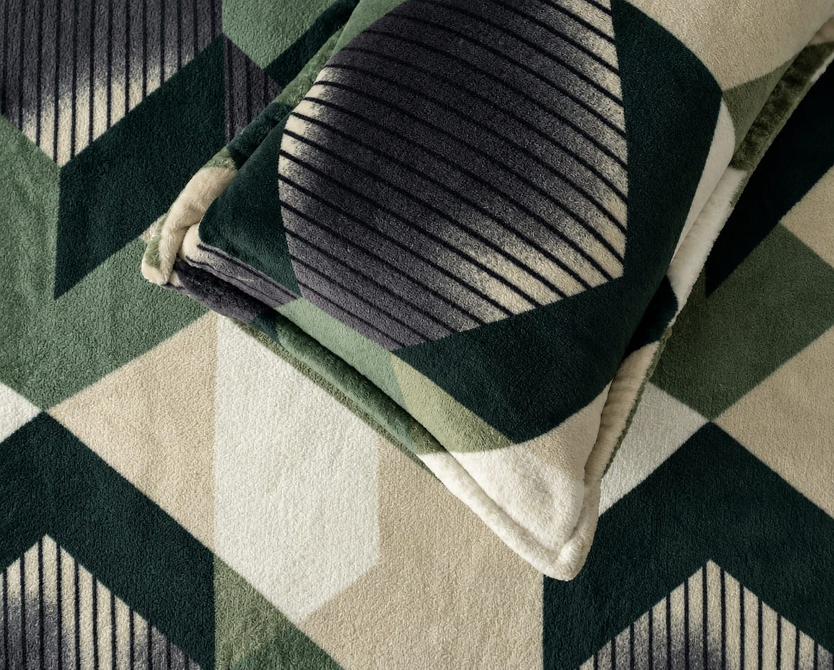 Kleo Warm Bedsheet Design-5