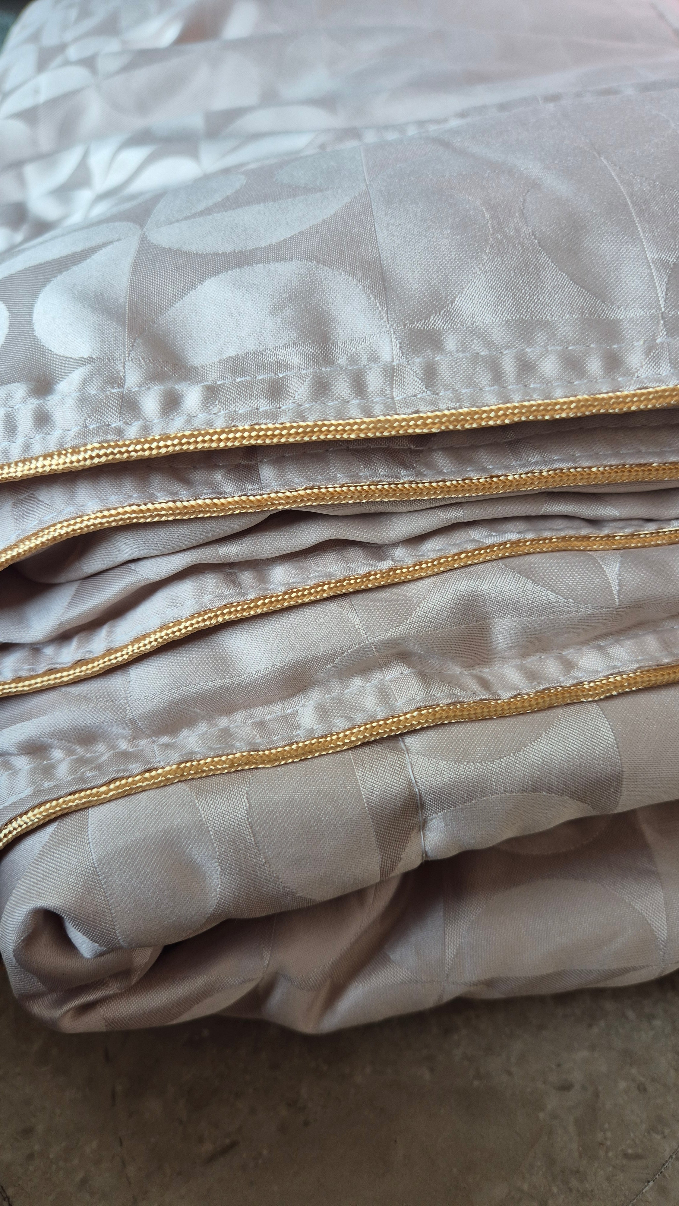 Tencel jacquard comforter