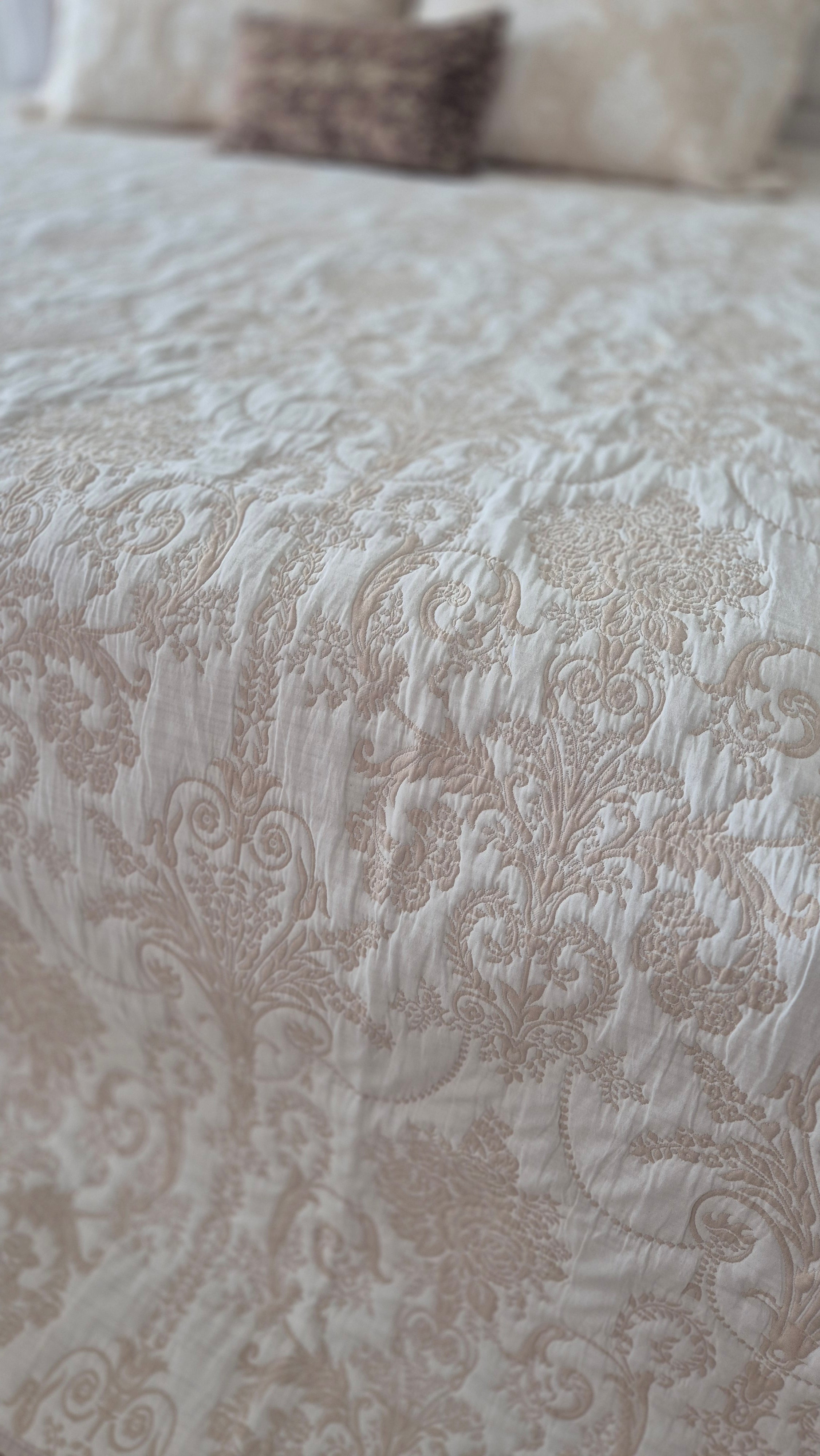 Dallas Royal king Bedcover