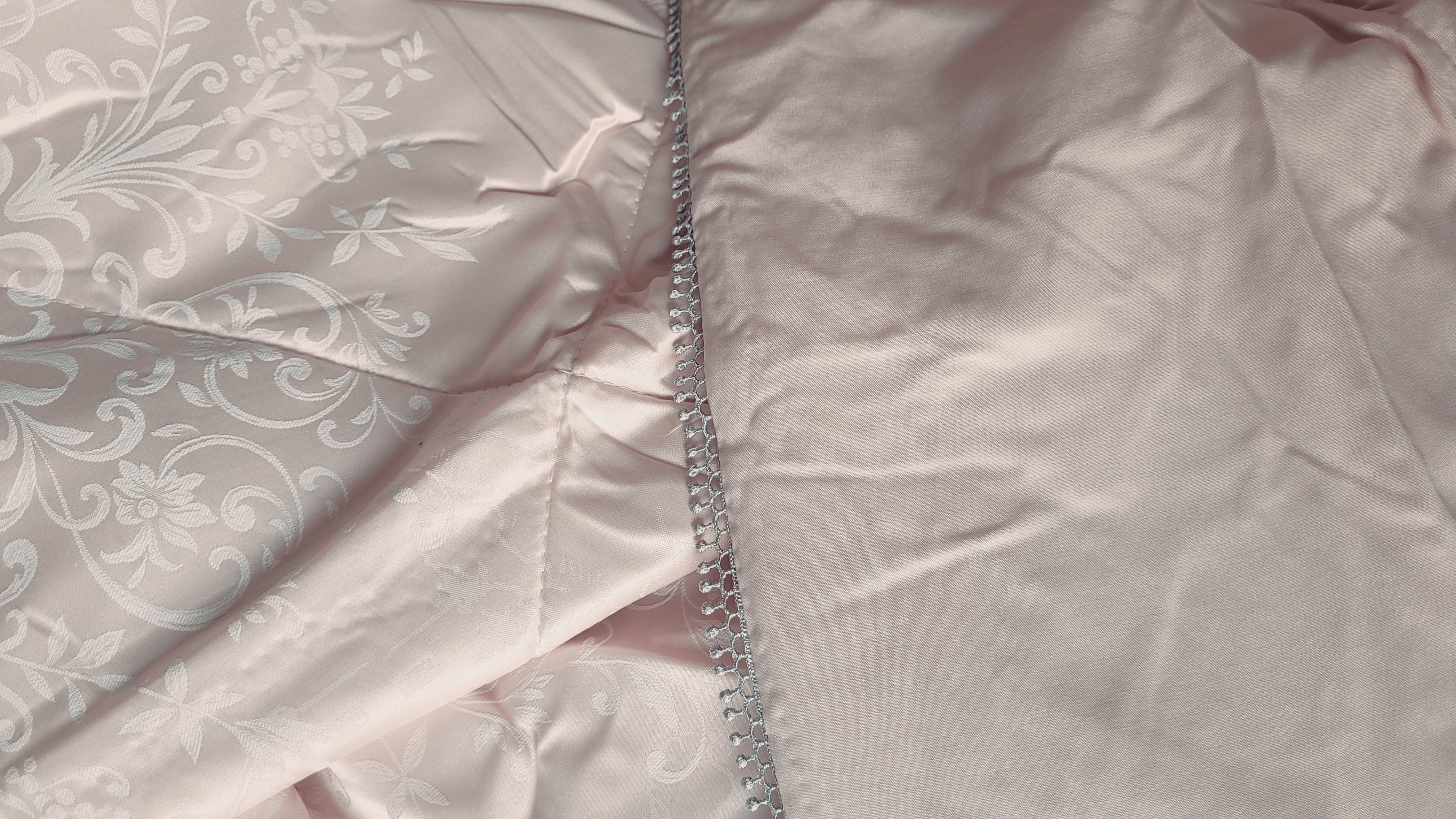 Tensil jacquard comforter