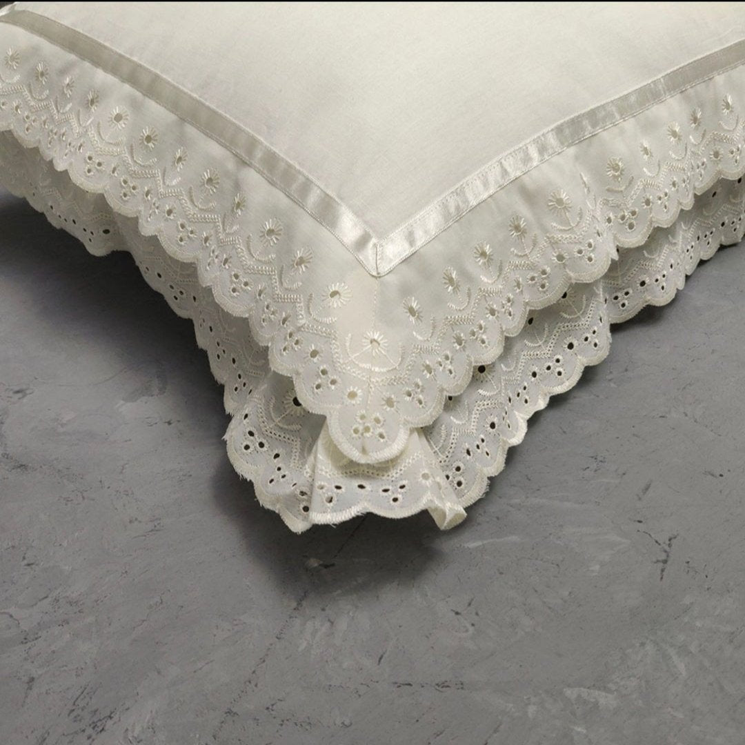 Lace pillow covers