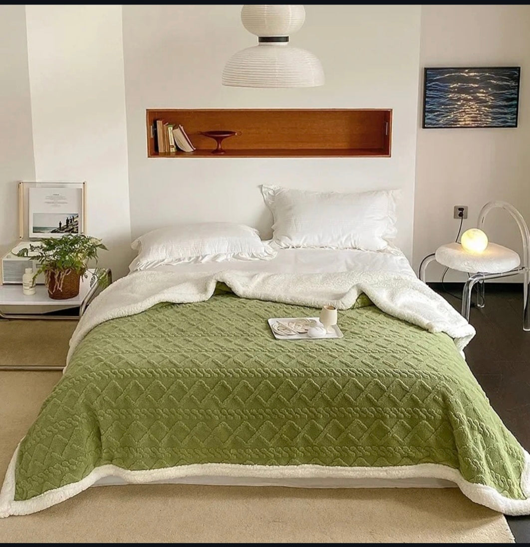 Chevron sherpa blanket with zip
