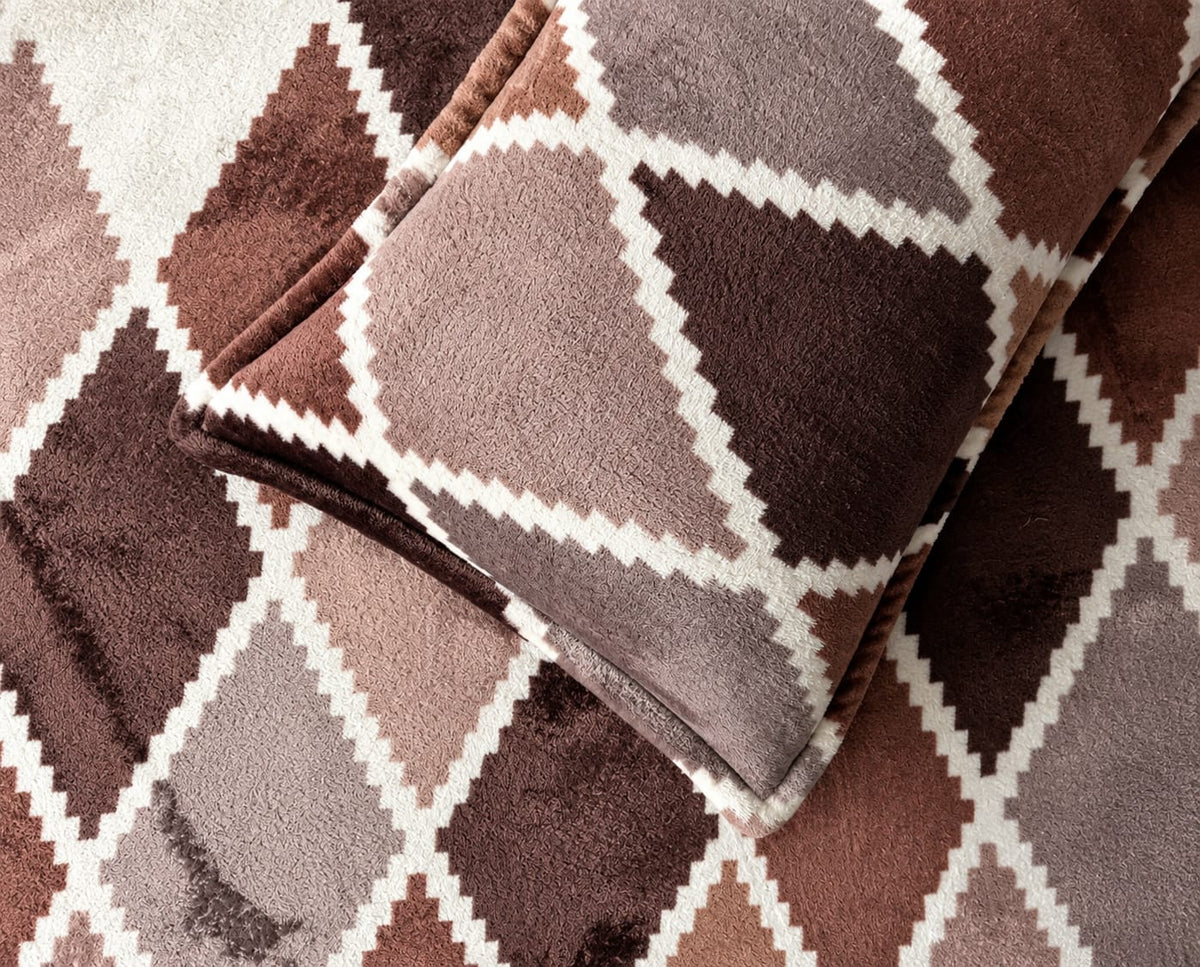 Kleo Warm Bedsheet Design-6