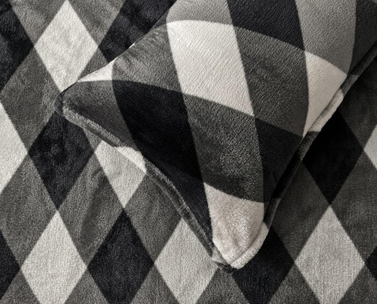 Kleo Warm Bedsheet Design-8