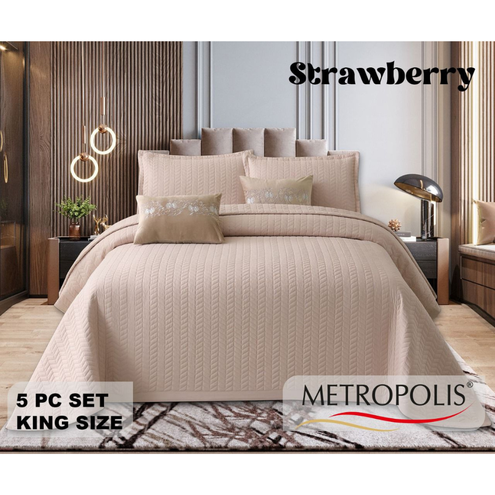 Strawberry bedcover (5 piece set)